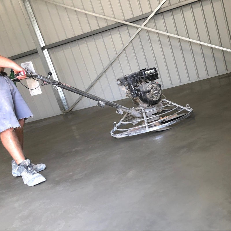 Lissage du quartz pour dallage industriel