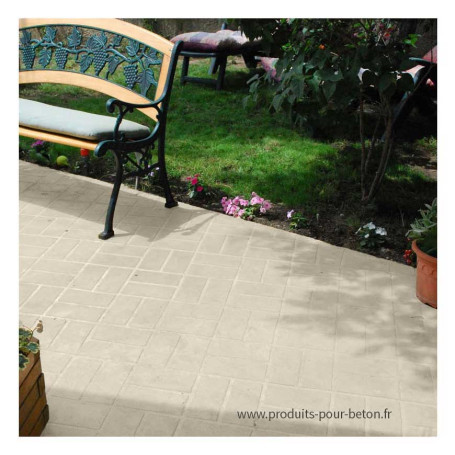 Sol béton décoratif en quartz ton pierre. Sol béton décoratif en quartz ton pierre.