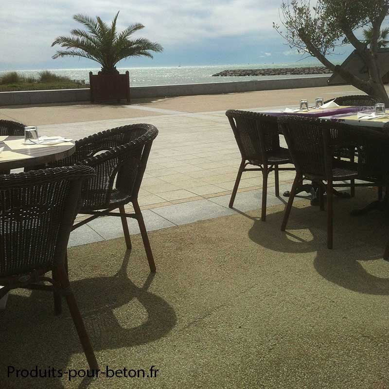 Sol-en-beton-desactive-plage